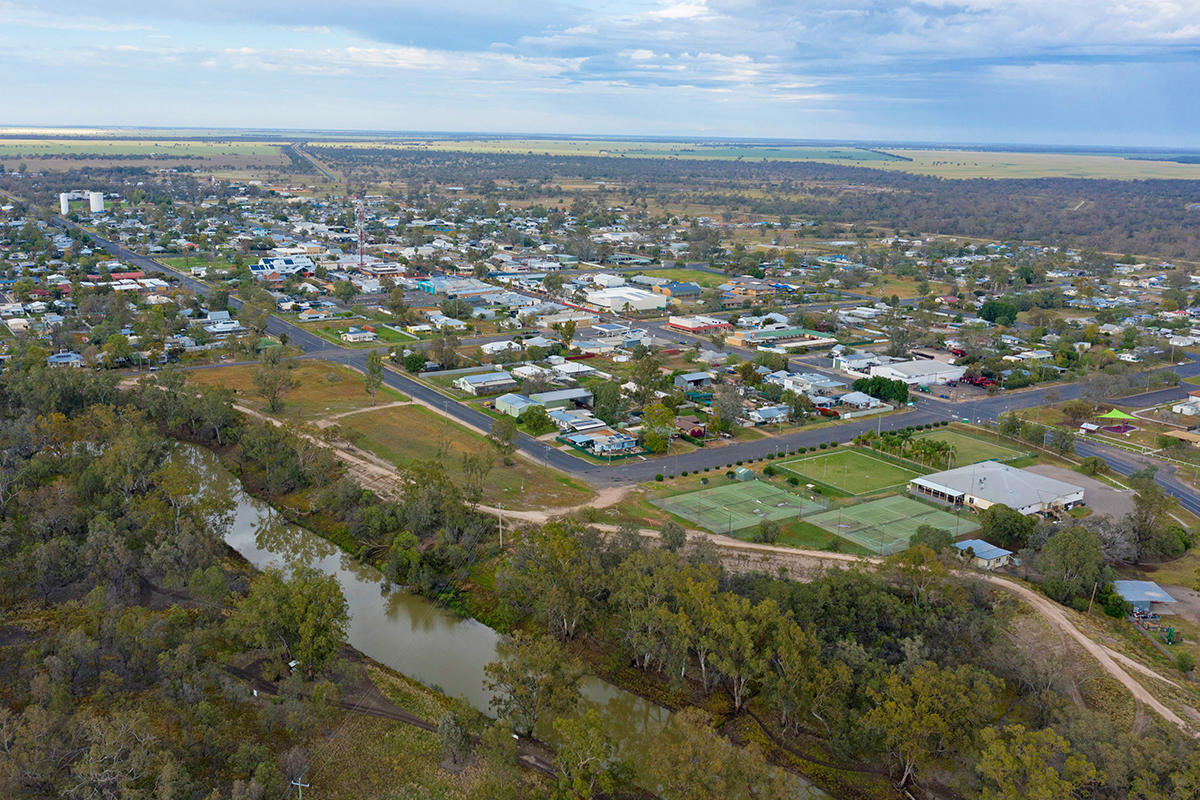Aerial view of houses in Walgett lining the Namoi river